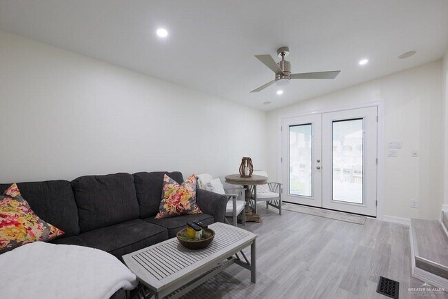 Building Photo - 87 Abalone Cir