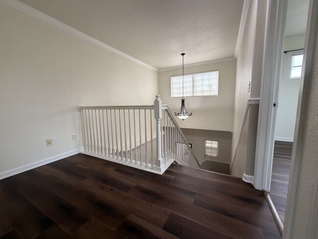 Building Photo - 653 Millet Cir