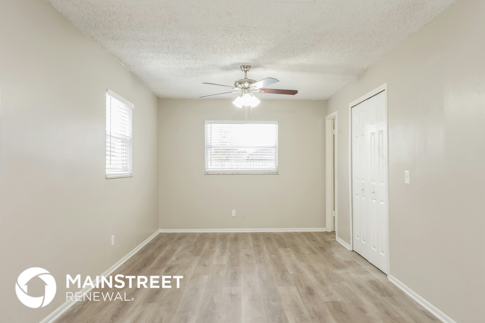 Building Photo - 1010 N Lavon Ave