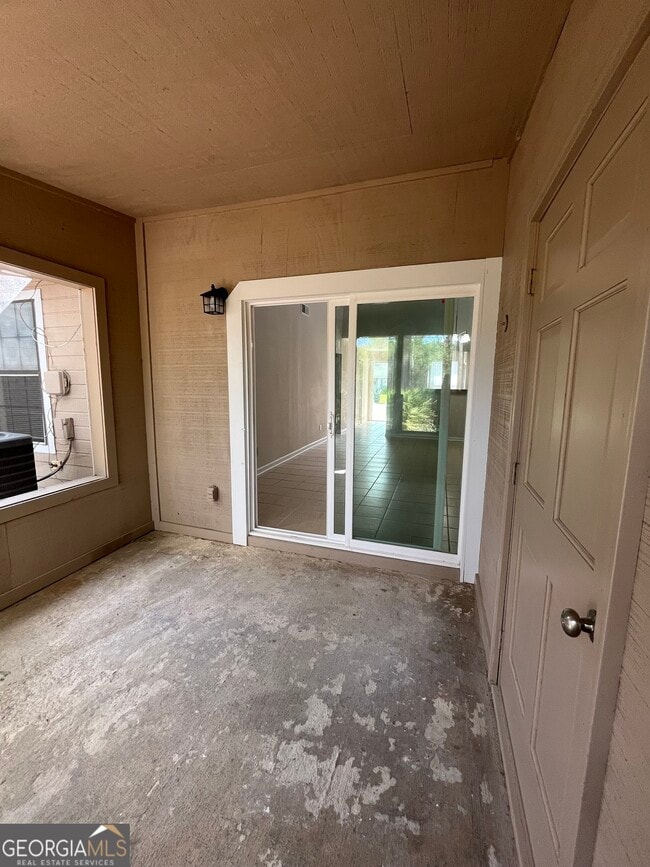 Building Photo - 419 Admiral's Walk Dr