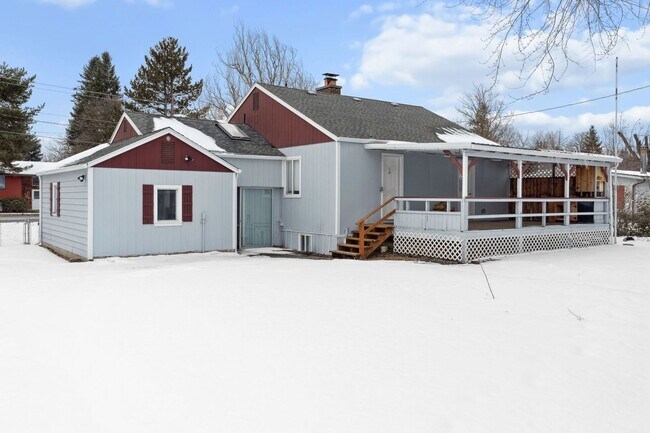 Building Photo - Beautifully Updated Spokane Valley Home with a Mother in Law Suite