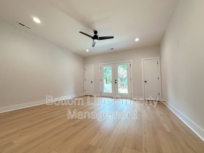 Building Photo - 1360 Briar Creek Rd
