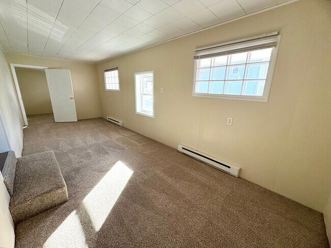 Building Photo - 165 N Hanover St