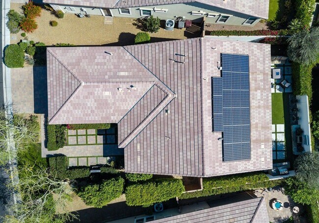 Building Photo - 51234 Longmeadow St