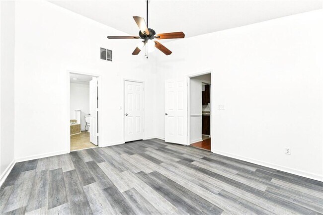 Building Photo - 3061 Herscu Way