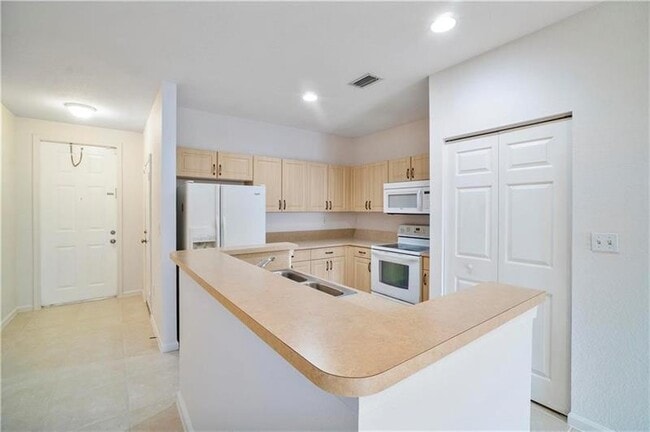 Building Photo - 6373 Landings Way