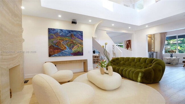 Building Photo - 1201 NE 85th St