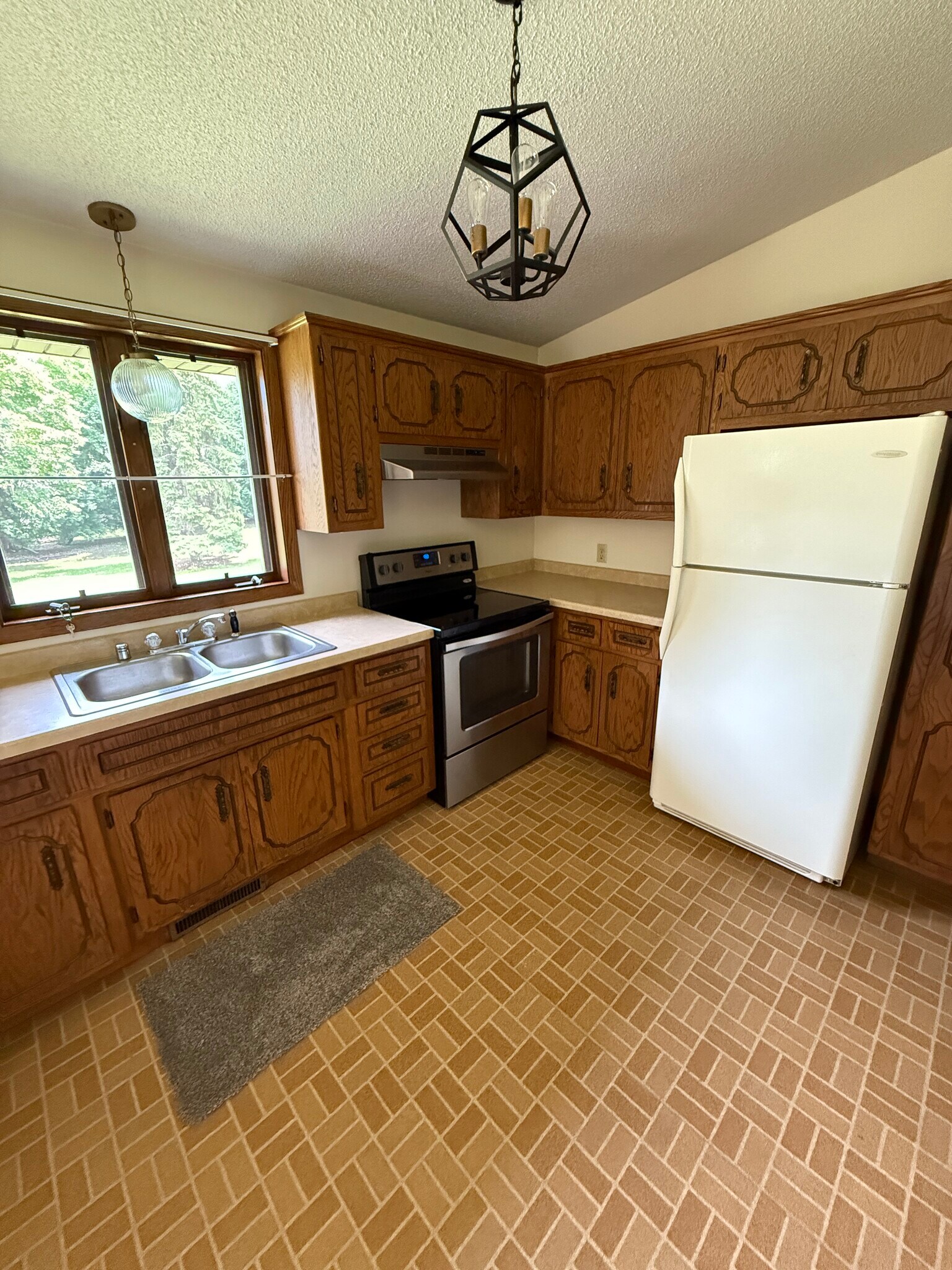 Building Photo - 510 S Kensington Dr
