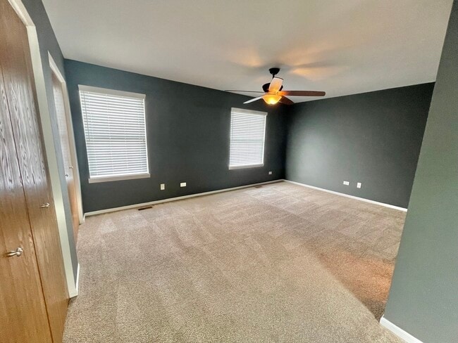 Building Photo - 413 Lauren Ln