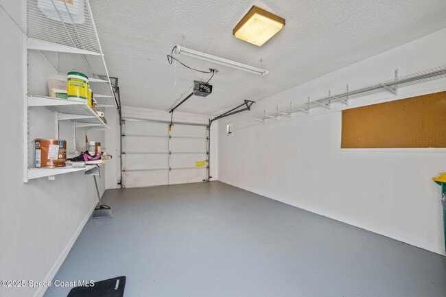 Building Photo - 763 Green Valley Ln