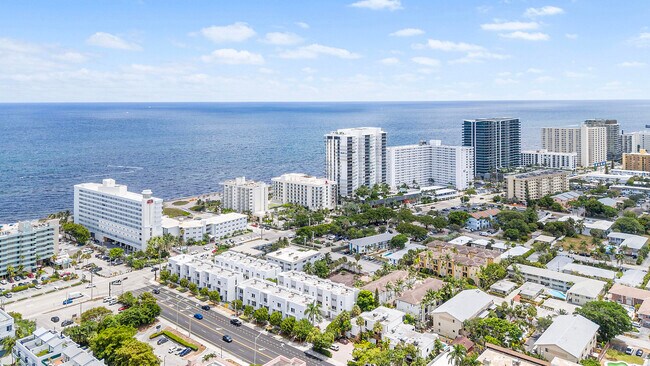 Building Photo - 1367 N Ocean Blvd
