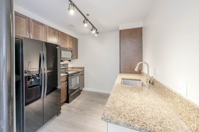 2 BR, 1 BA - Curtain Lofts