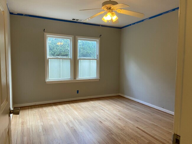 Building Photo - 4020 Tivoli Ave
