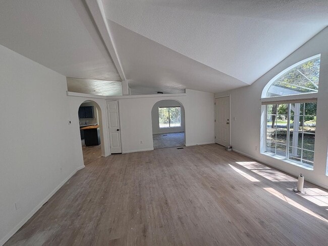 Building Photo - 399 Senger Rd