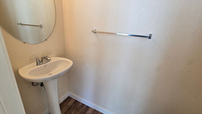 Building Photo - 2 story, 2 car garage, 4 bedroom, All appliances. move in ready home !