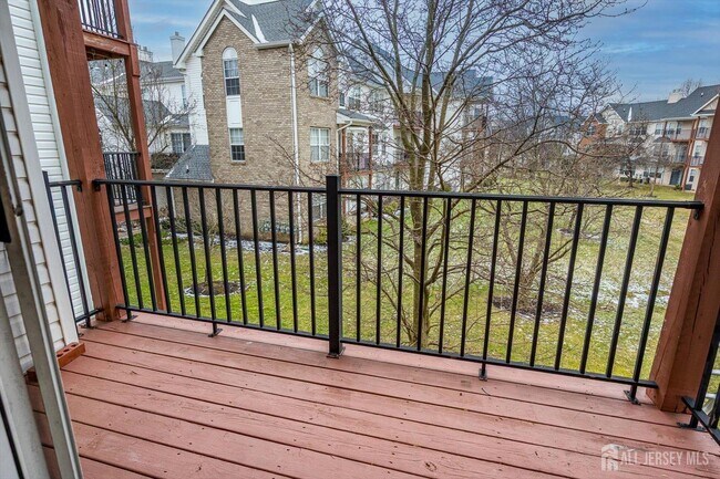 Building Photo - 919 Plymouth Rd