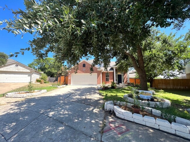 Building Photo - 3 Bedroom 2.5 Bath 1 Single Family Home for Rent in Cambridge Heights Area of Round Rock, Texas, ...