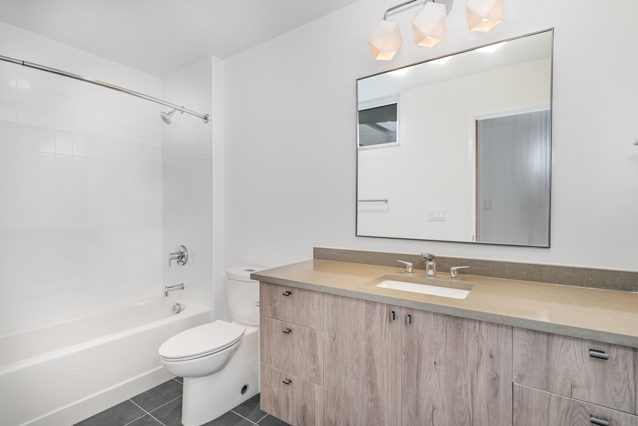 Building Photo - 515 W Lenoir St