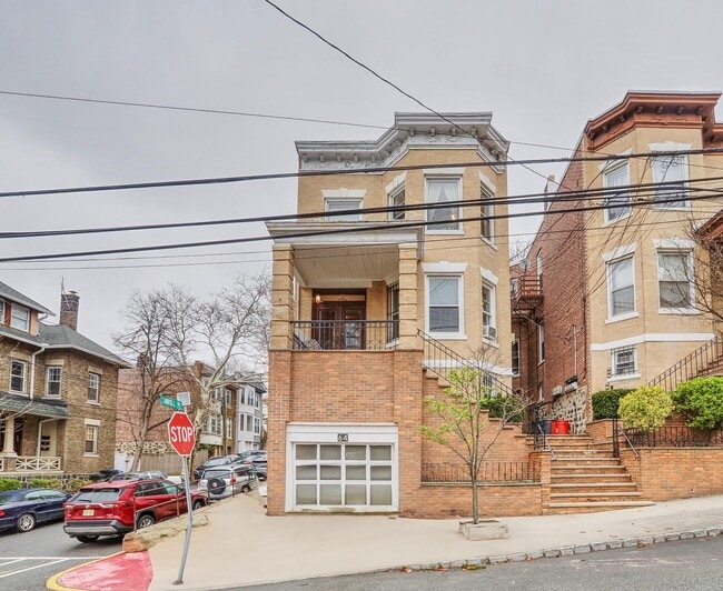 Building Photo - 64 Liberty Pl