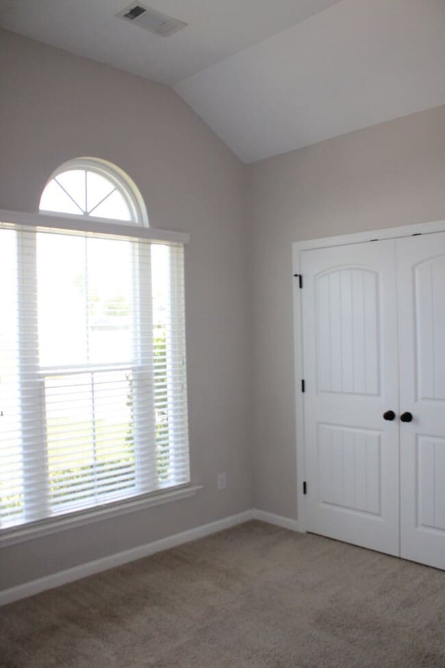 Building Photo - 7105 Summerton Dr