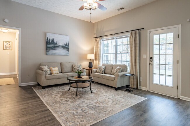 Building Photo - 104 Kingston Pointe Dr