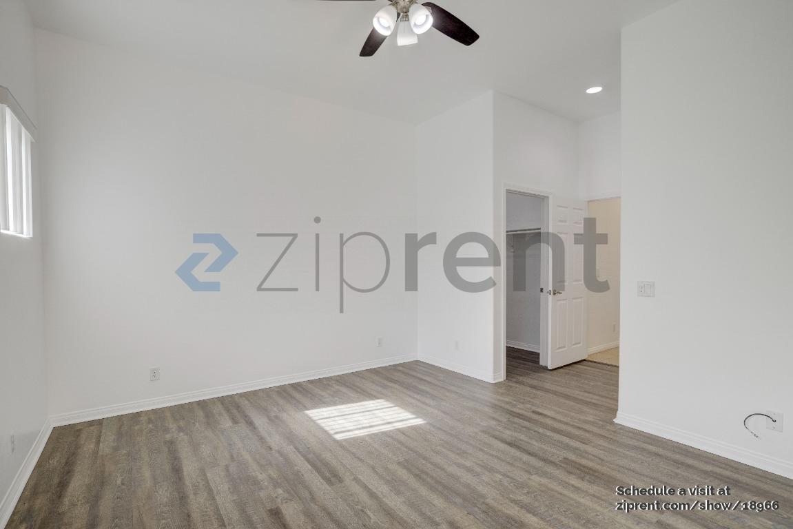 Building Photo - Unit C