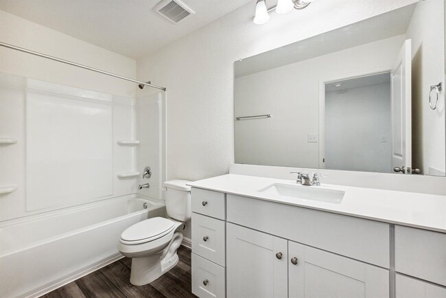 Building Photo - 635 Gemsbok Rd