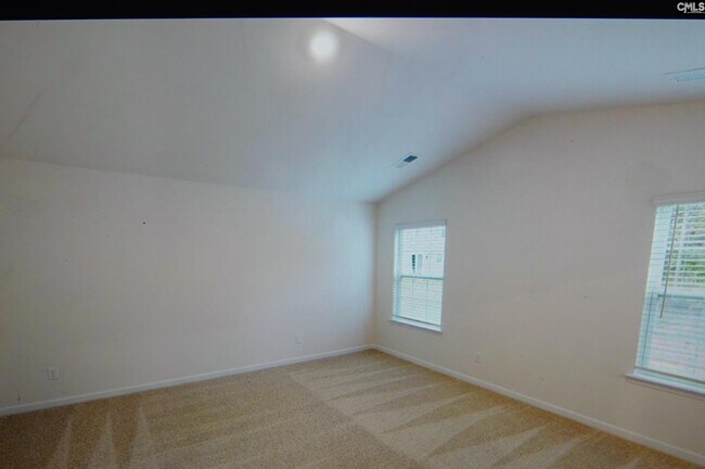 Building Photo - 457 Delahays Rd