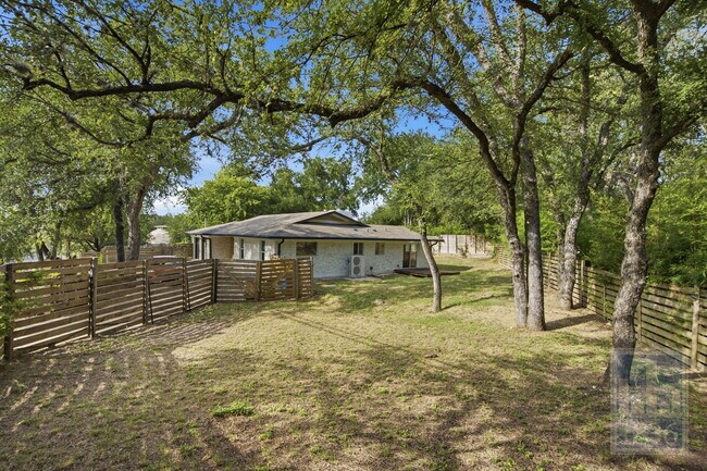 Building Photo - 2703 Burleson Rd