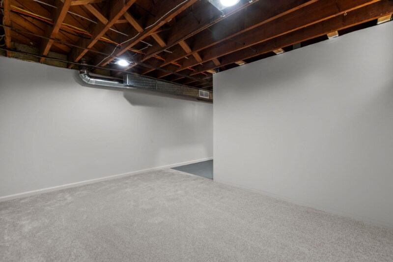 Building Photo - 4980 Fyler Ave