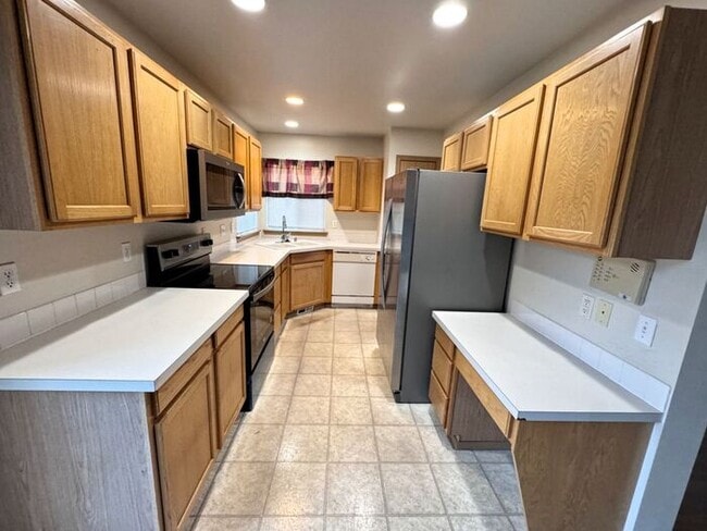 Building Photo - Nice 4 bedroom, 2.5 bath two story home in English Ridge, Puyallup!!