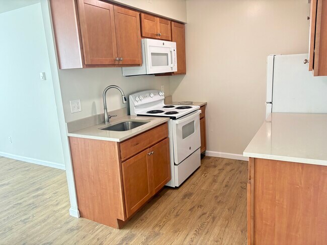 Building Photo - 3823 Garrett Rd