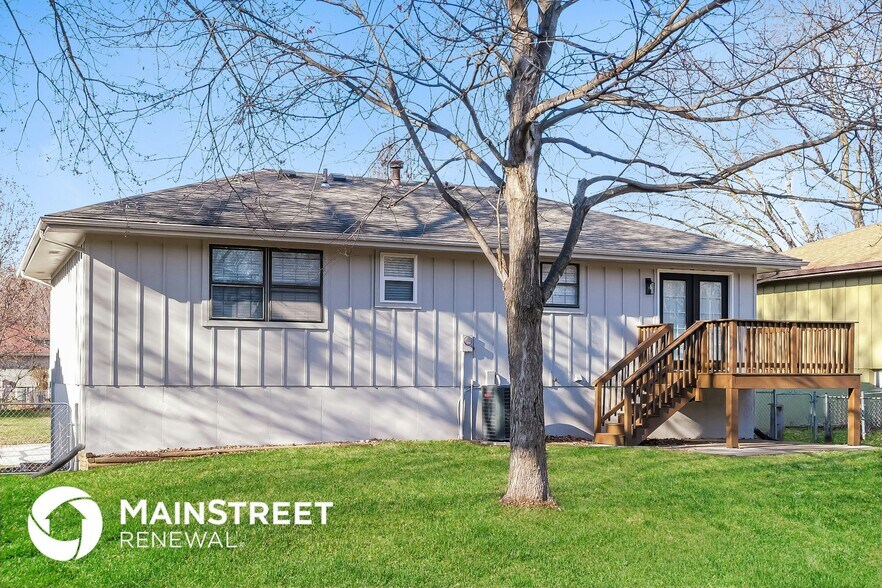 Building Photo - 1417 N Blue Mills Rd