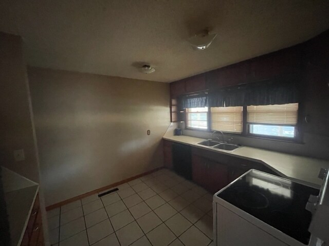 Building Photo - 1507 N Gow St