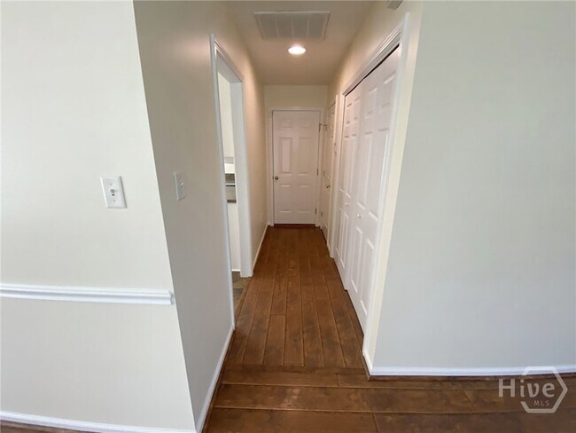 Building Photo - 205 Salt Landing Cir