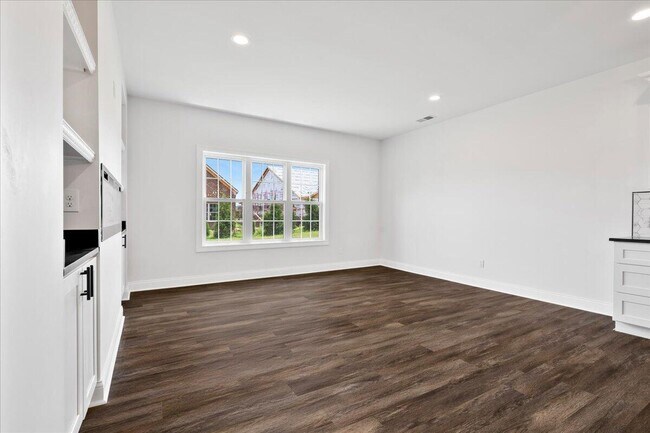Building Photo - 413 Weston Park