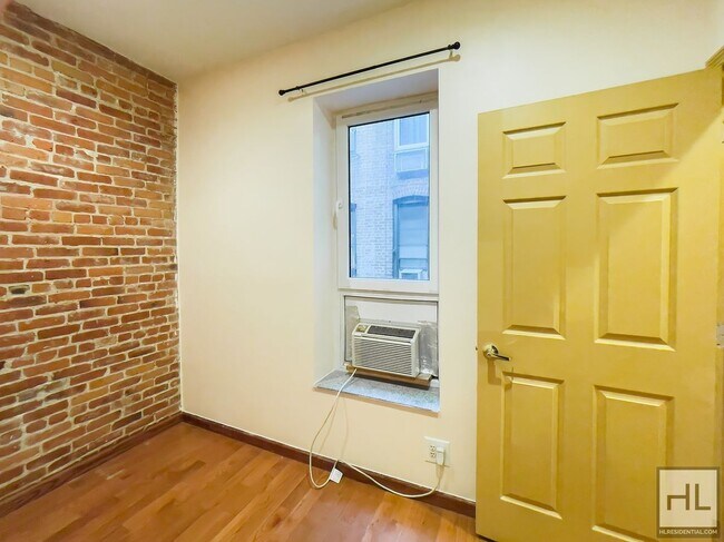 Building Photo - HURON STREET / Greenpoint Brooklyn / Spaci...