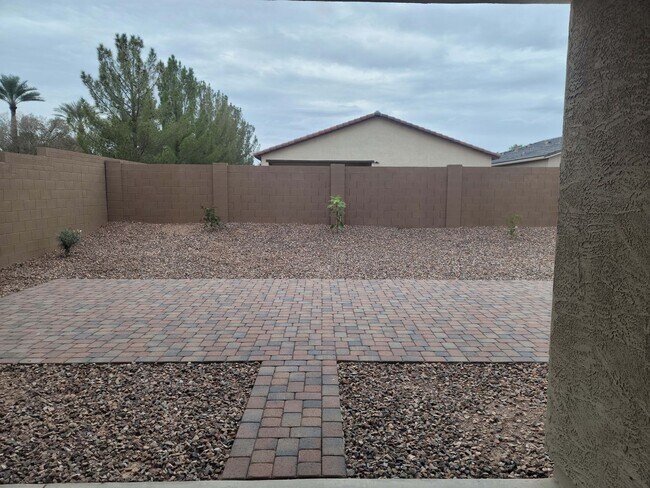 Building Photo - 3 bedroom cul-de-sac home in the Villago Community!