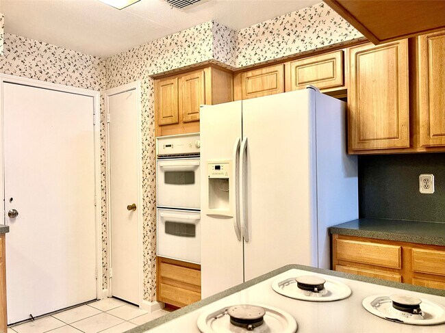 Building Photo - 7623 Deadwood Dr