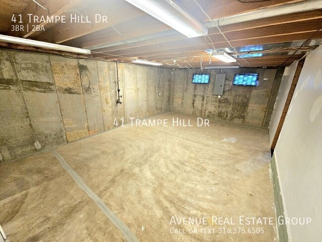 Building Photo - 41 Trampe Hills Dr