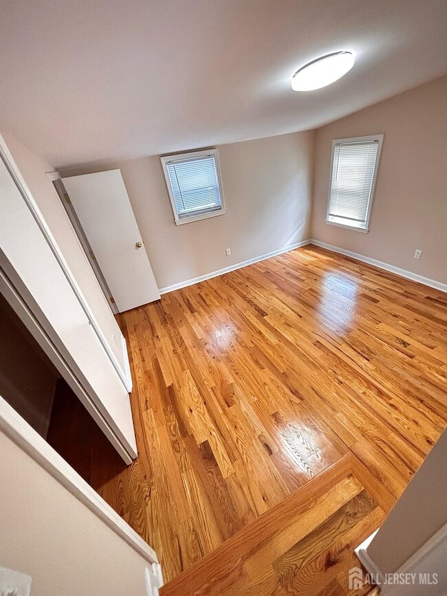 Building Photo - 287 Raritan St