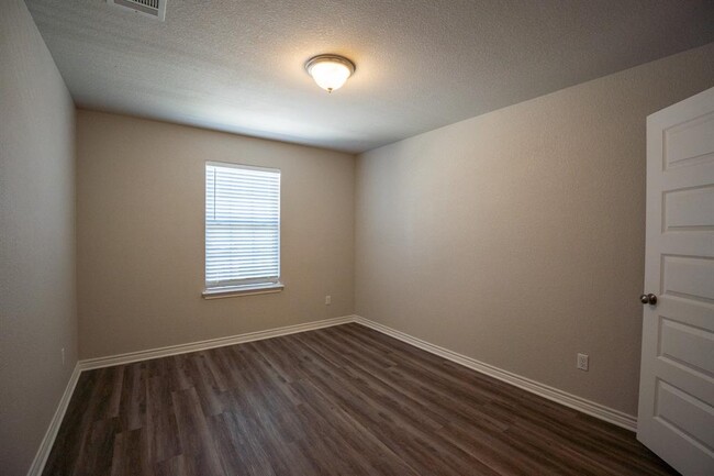 Building Photo - 252 Syrah Ct