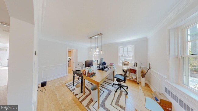 Building Photo - 8403 Bradmoor Dr