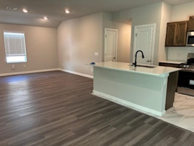 Building Photo - 1st Month Free!