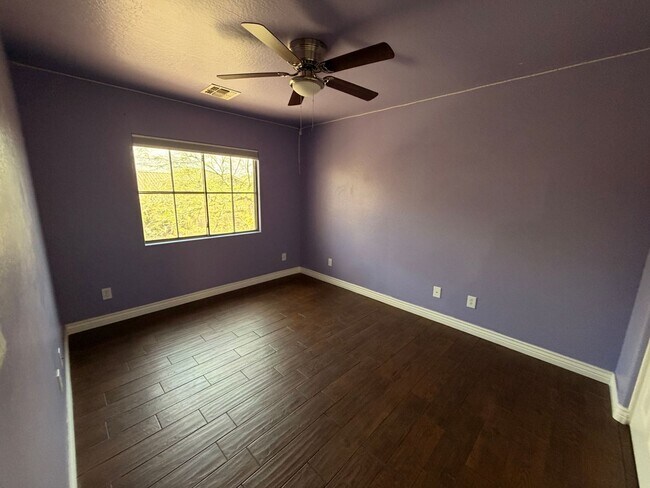 Building Photo - Gorgeous 4Bdm 2.5Ba Anthem Home with a Pool!