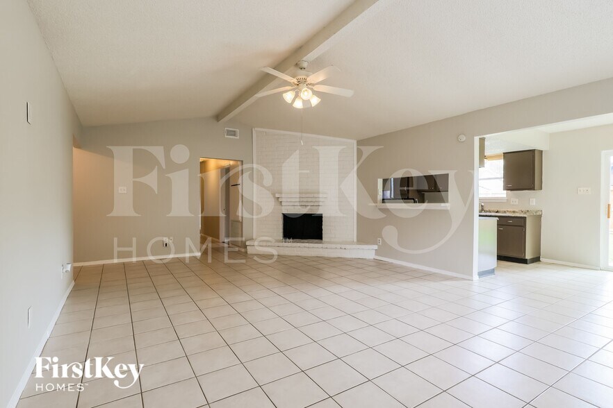 Building Photo - 9819 Kiwi Ln