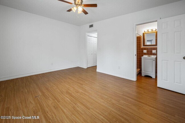 Building Photo - 855 Delano Rd