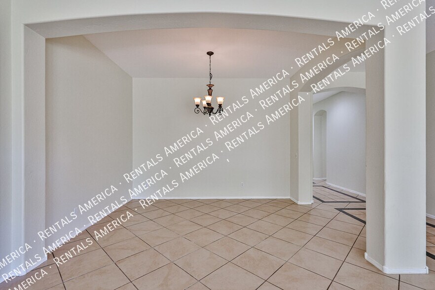 Building Photo - 4307 W Hopi Trail
