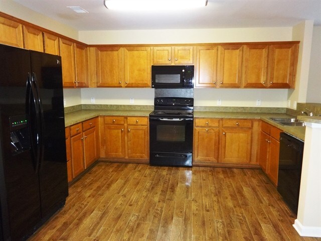 Building Photo - 1131 Moss Grove Dr