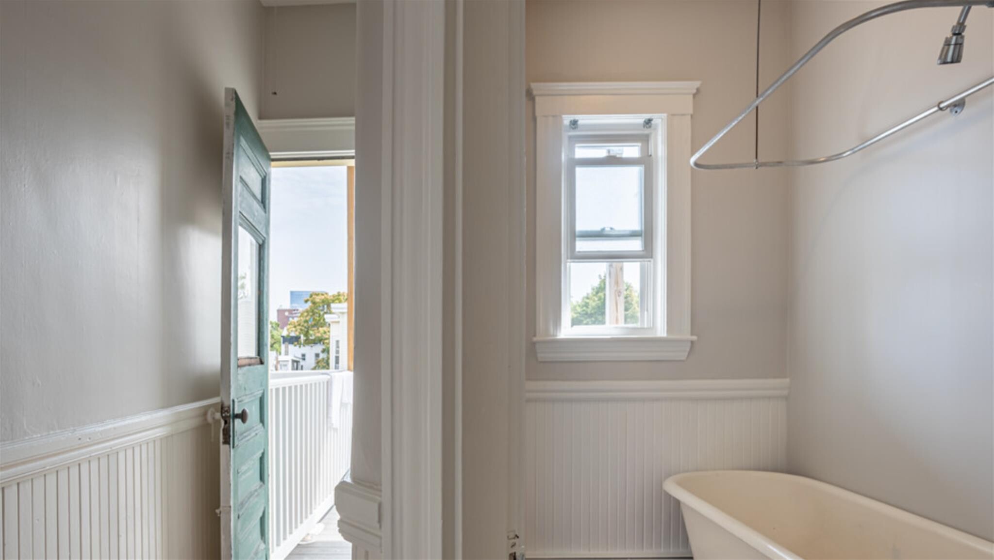 Building Photo - 120 Columbia St